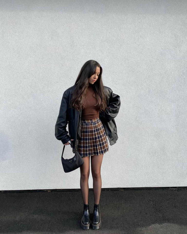 7 Legit Ways To Easily Style A Pleated Skirt - Aesthetically Chic Beauty